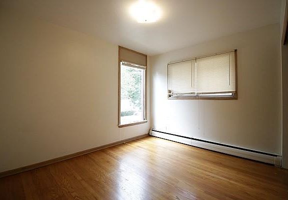 5th image of 1851 N Oakland Ave #8-08