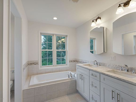 4th image of 1112 Iovino St