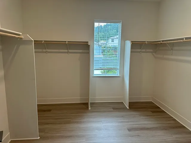 100 Village Ln — Photo 11