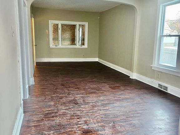 3rd image of 21 Dorris Ave