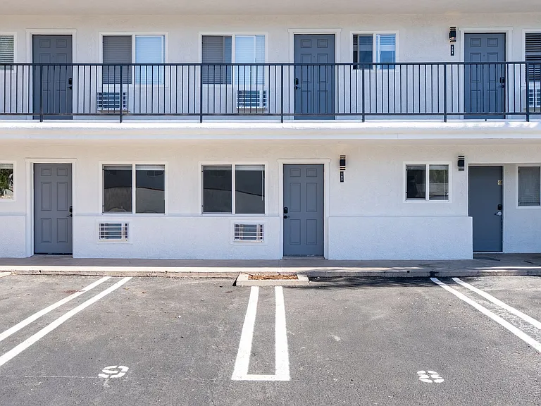 1622 Palm St - 2 Bedroom 2 Bath Fully Renovated: Move In Available Now | July 1st, 2026 Units Ava... — Photo 15