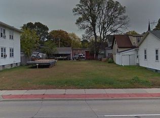 827 E Walnut St, Green Bay, WI 54301