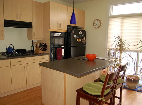 5th image of 1351 W Altgeld St #3C