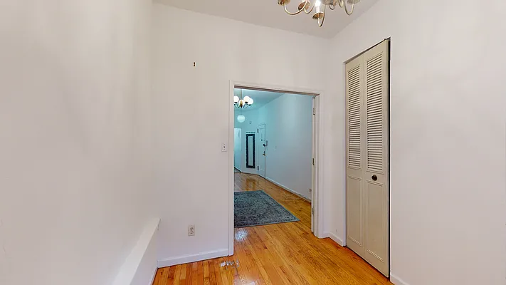 Rented by Bond New York | media 7