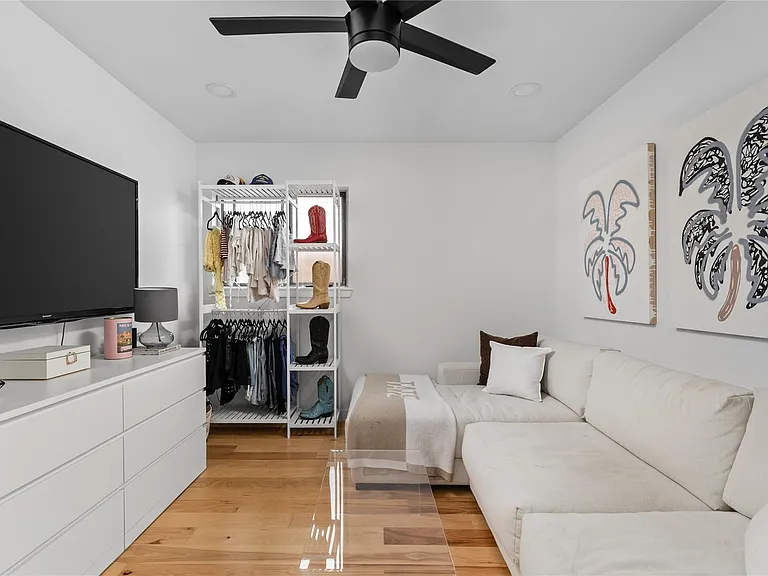 8704 Clarewood Dr — Photo 39