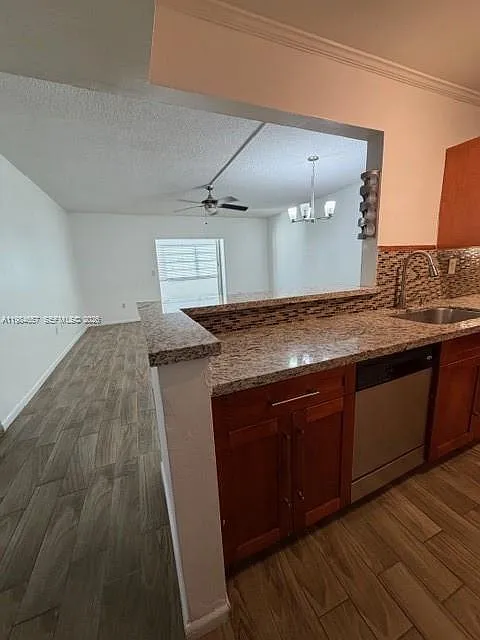 Building Photo - 9159 SW 77th Ave #409