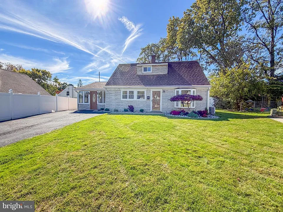 15 Carlisle Cir