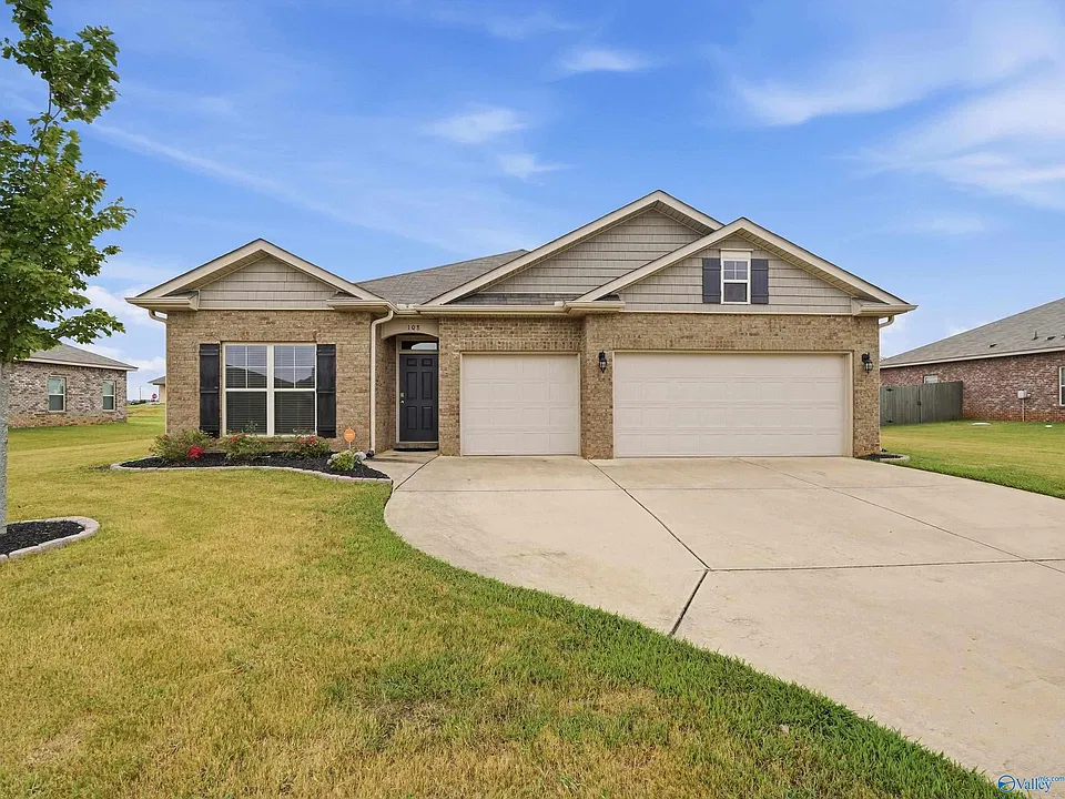 108 Creek Ridge Dr