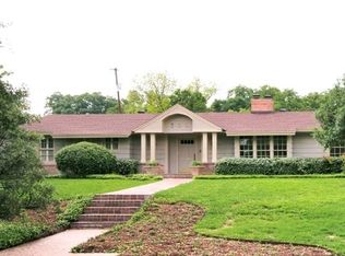 700 Canterbury Hill St, Terrell Hills, TX 78209