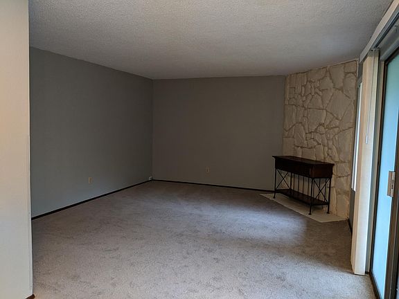 4th image of 12424 NE 145th St APT C17