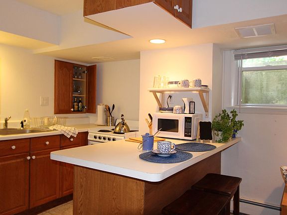 3rd image of 16 McAllister Ave #B