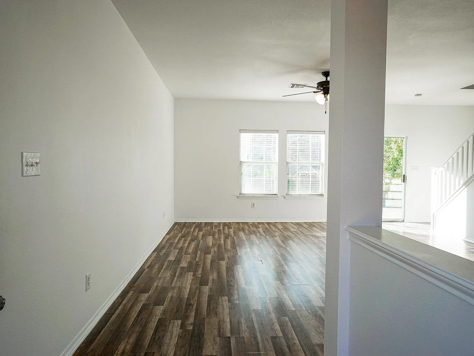 3 bed, 2.5 bath, 2389 sqft, $2,250 — Photo 3