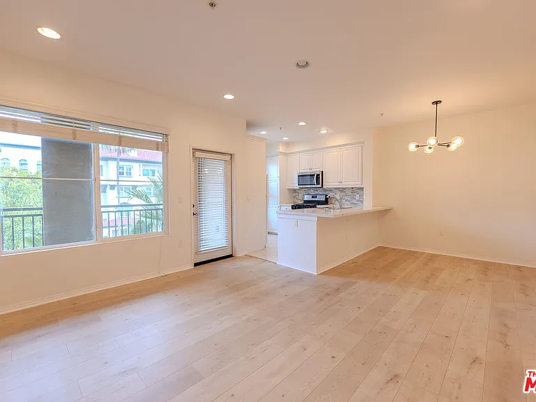 6020 Seabluff Dr #302 — Photo 4