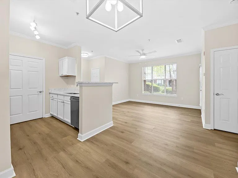 45 Sycamore Ave #1011 — Photo 10