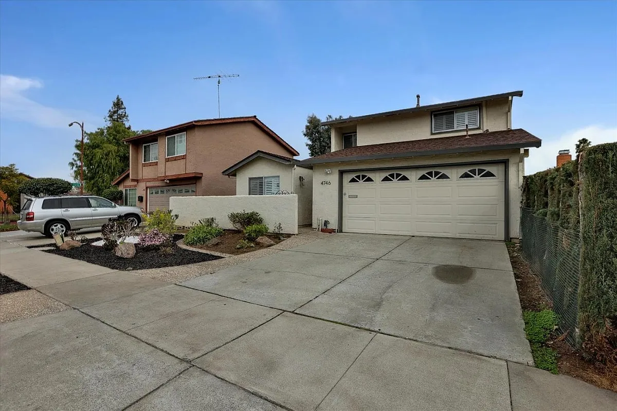 Building Photo - 4746 Eagle Lake Dr