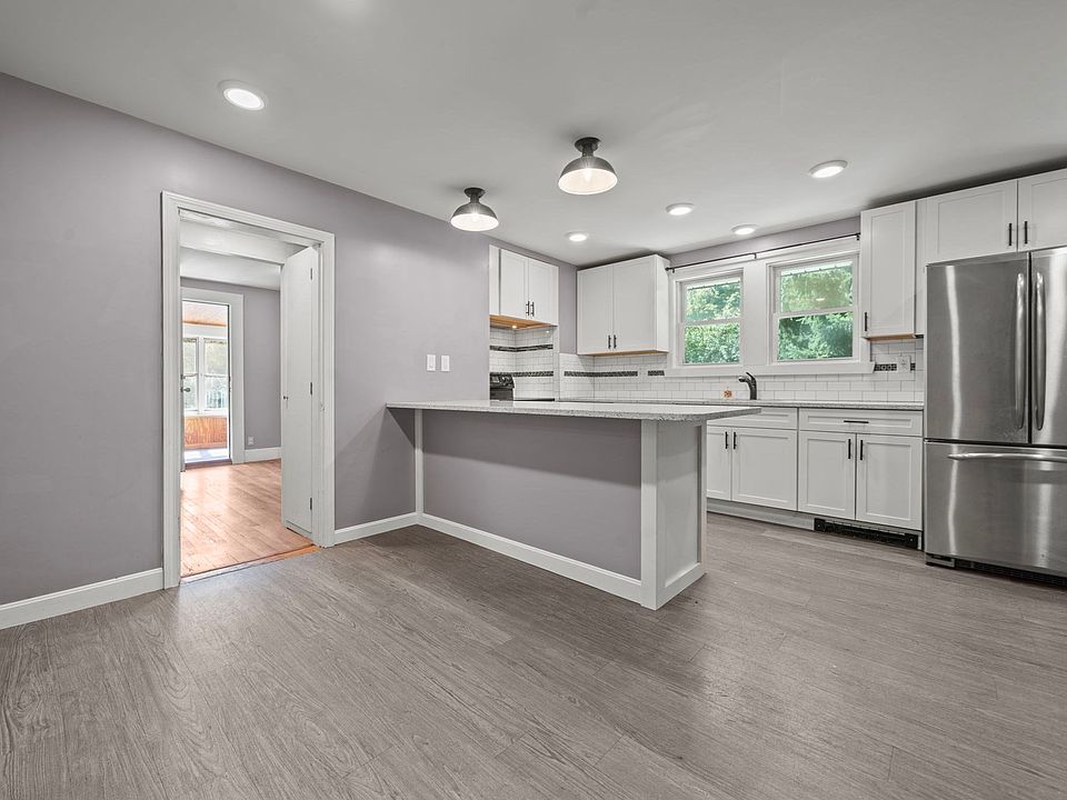 1st image of 52 Forest Park Rd
