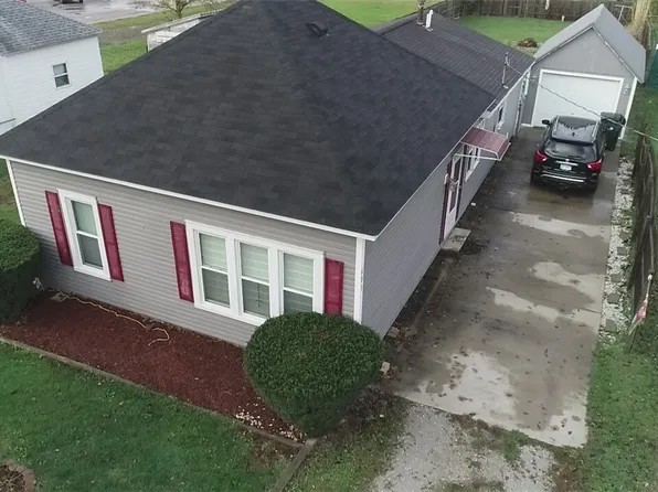 601 S Saint John St, Bethany, IL 61914