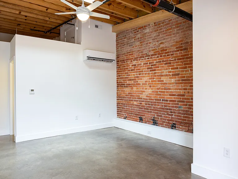 Overton Lofts — Photo 33