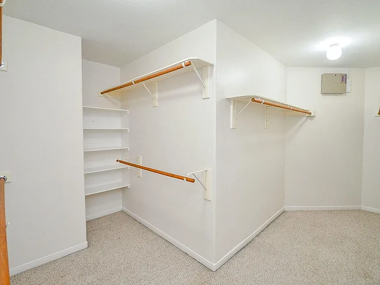 24718 Cobble Canyon Ln — Photo 21