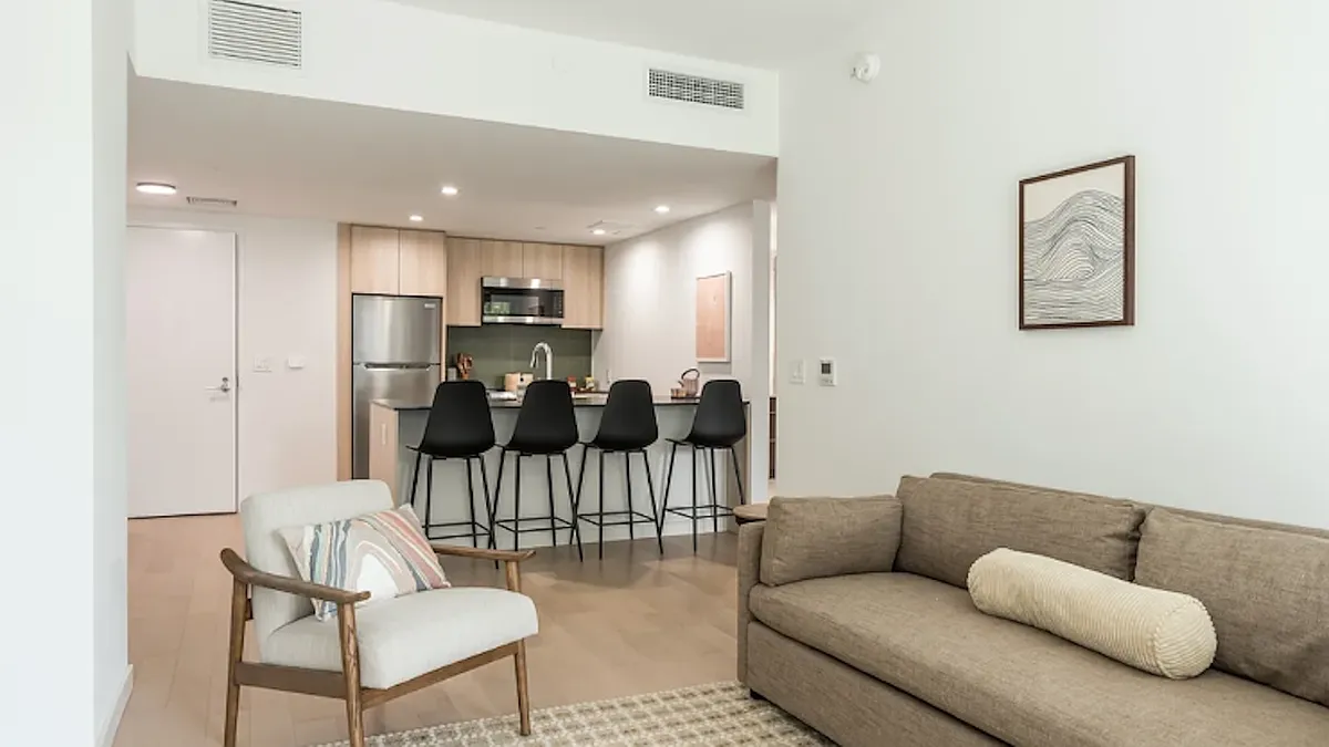 Building Photo - 715 E 32nd St #4C