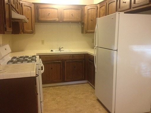 3rd image of 3811 H St APT 9