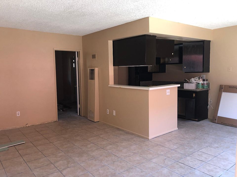 2nd image of 2218 Zoe Ave #A