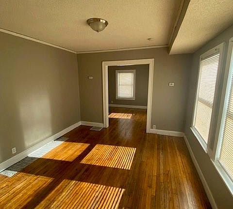 5th image of 3618 Mersington Ave