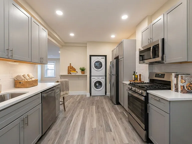 44 Brackett St #33 — Photo 8