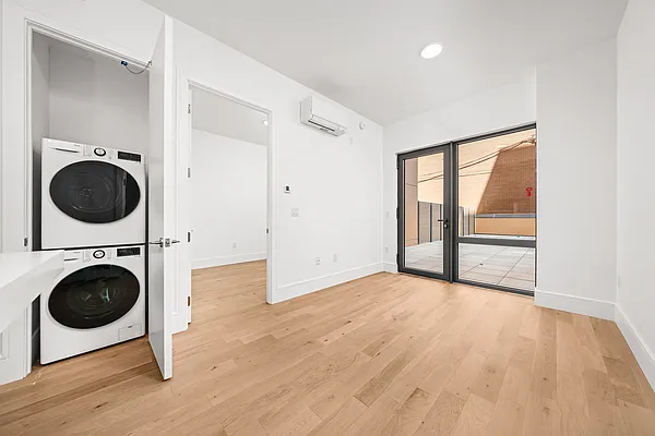 Rented by Nooklyn NYC LLC | media 4