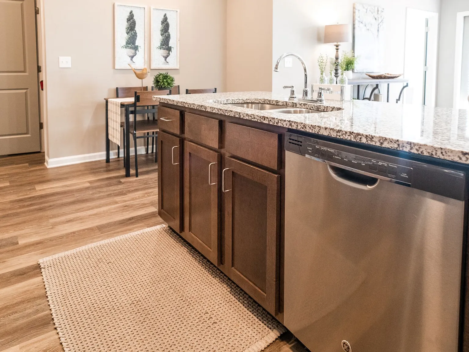 Meridian Park Apartments — Photo 3