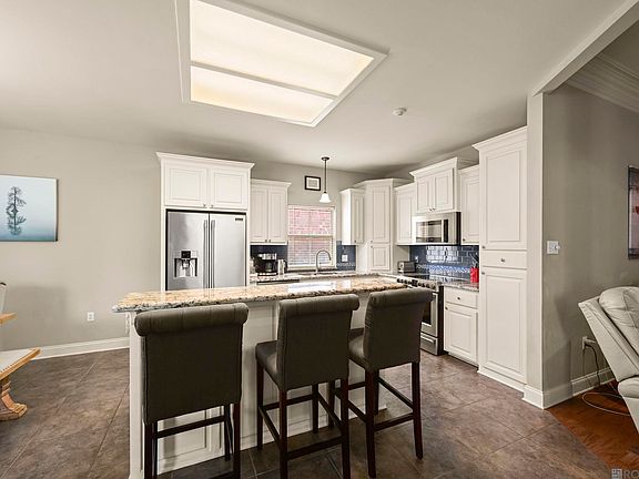 2nd image of 10837 Woodleaf Ave