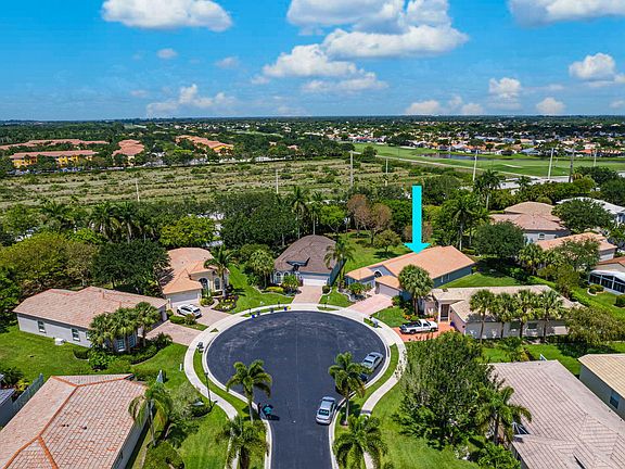3rd image of 6418 Sandcastle Court