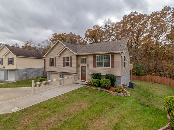 2nd image of 528 Cedar Valley Dr