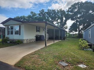 5720 Woodfield Ln, Zephyrhills, FL 33541