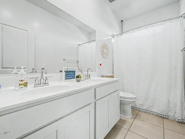 10611 W Bloch Rd — Photo 20