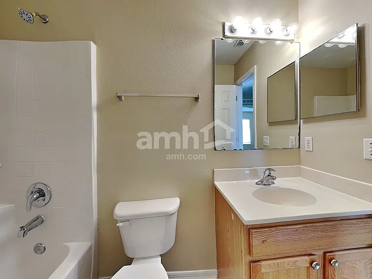 1051 Brenton Leaf Dr — Photo 17