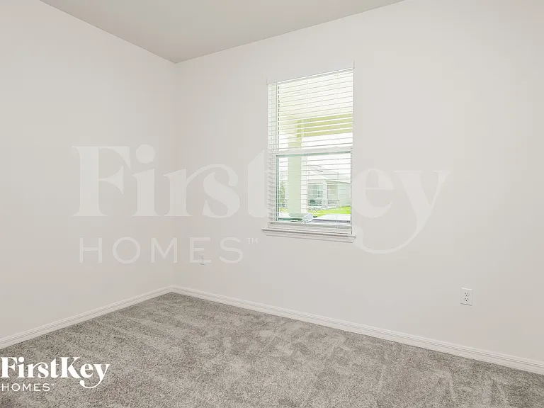 1585 Isleta Loop — Photo 13