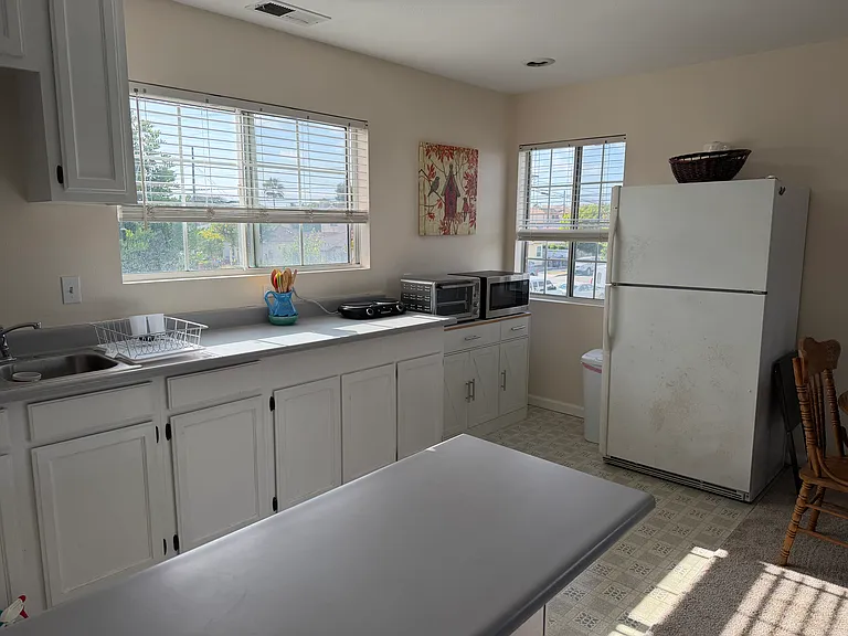 14902 Eastwood Ave — Photo 8