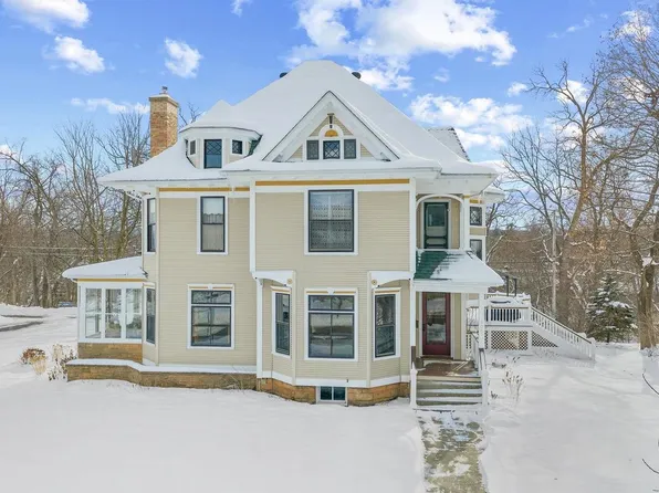 405 2nd Avenue, Baraboo, WI 53913