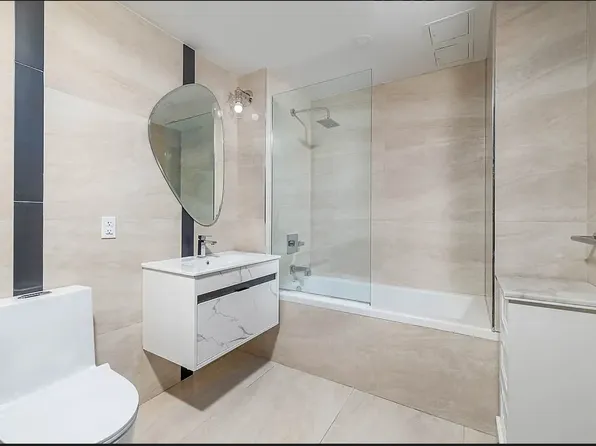 88 Linden Boulevard image 4 of 13