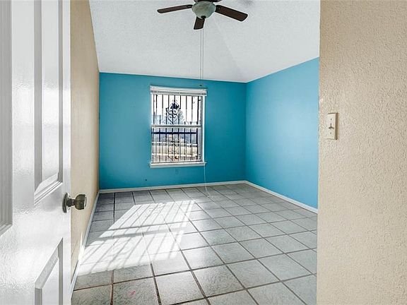 5th image of 617 Hempstead Dr