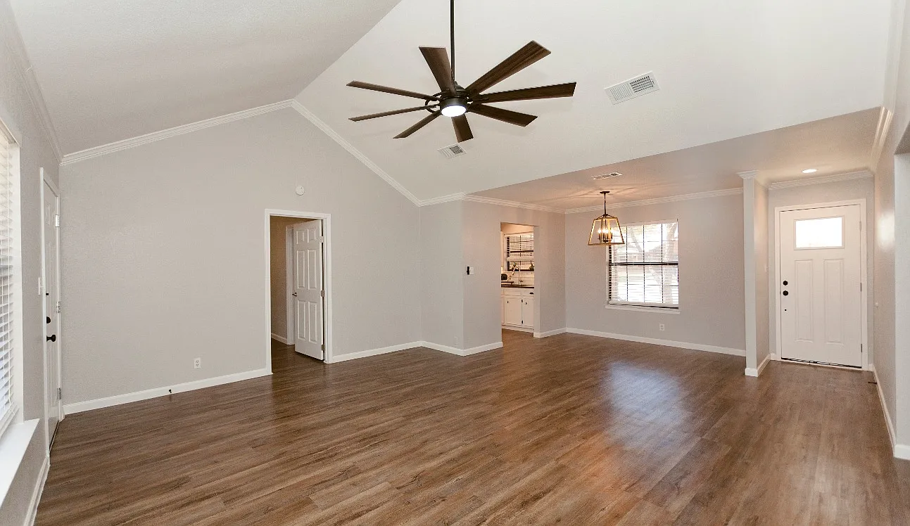 3 bed, 1222 sqft, $1,595 — Photo 3