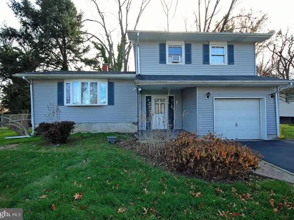 21 Brattle St, Ewing, NJ 08638