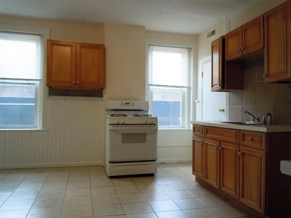 31 Elmwood St, Revere, MA