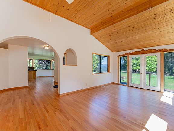 4th image of 28801 Pinecrest Road