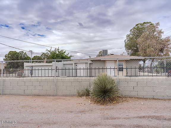 5th image of 801 Chaparro St