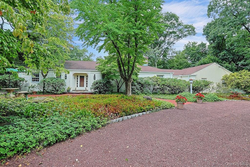 115 Whippoorwill Road — Whippoorwill Club