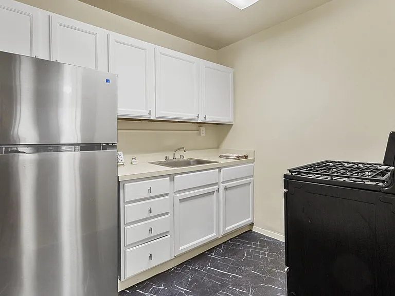 4030 Livingston Rd SE #101 — Photo 3