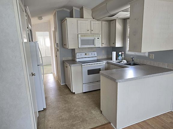 3rd image of 3515 Andrew Cir #S37