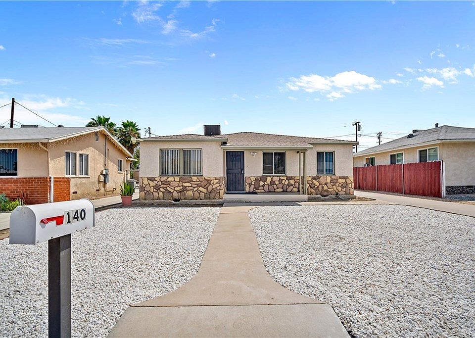 1st image of 140 Las Lunas St